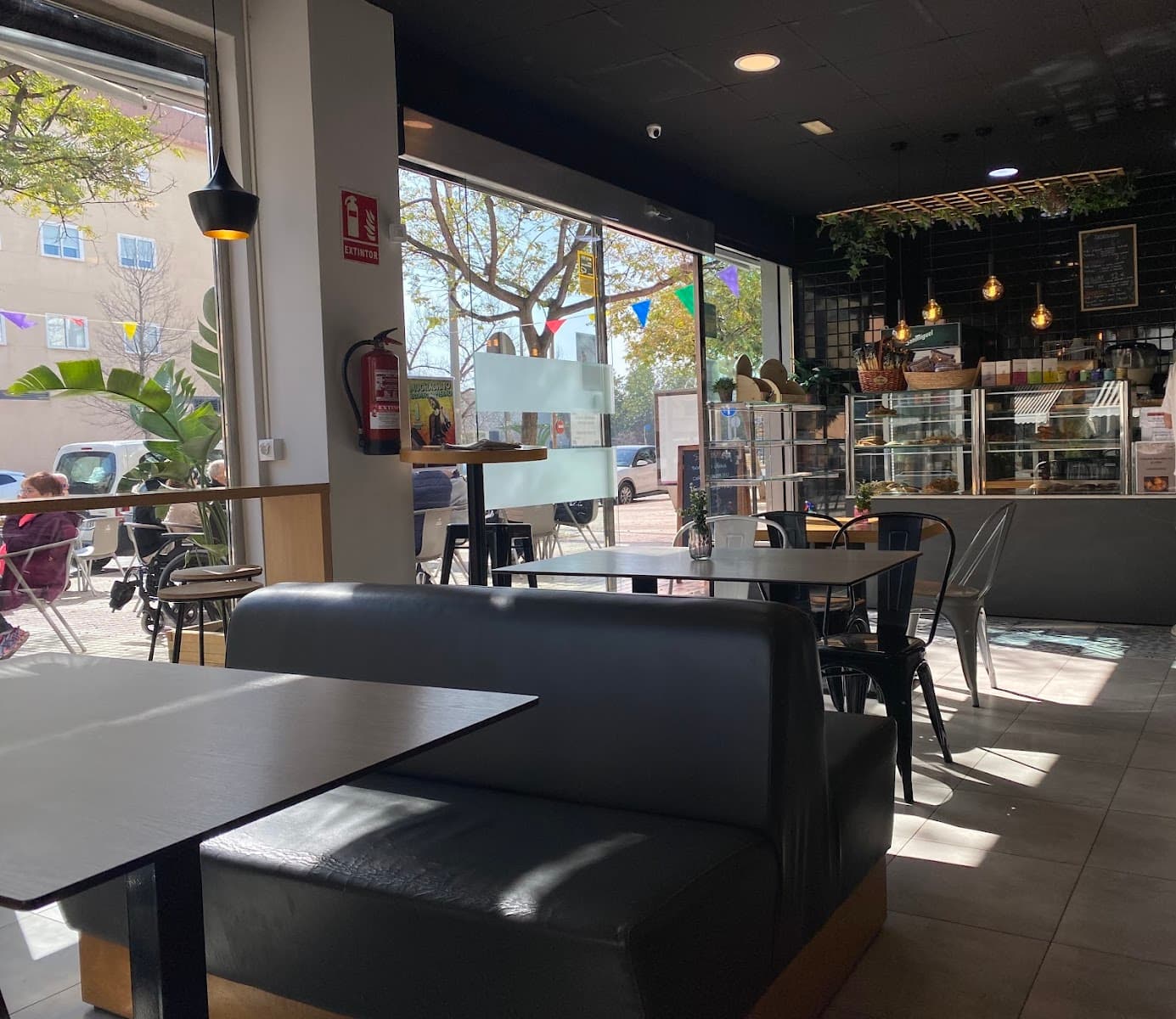 Interior acogedor de Abella Café